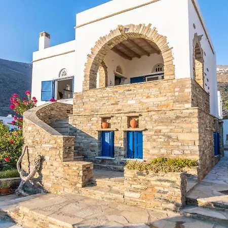 Dom wakacyjny Traditional House By The Sea *