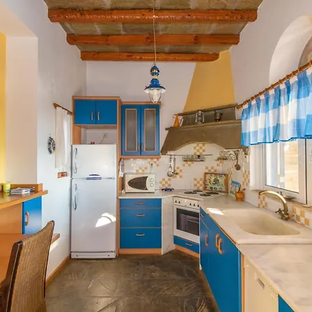 Traditional House By The Sea *